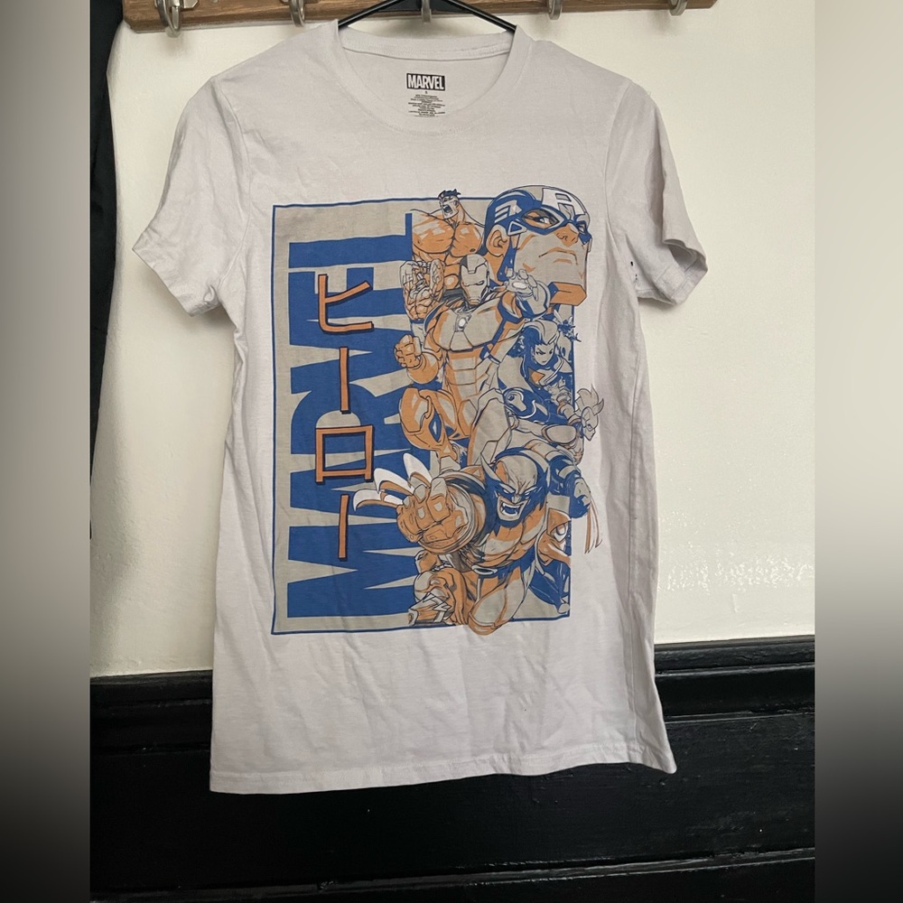 Men’s small anime marvel shirt